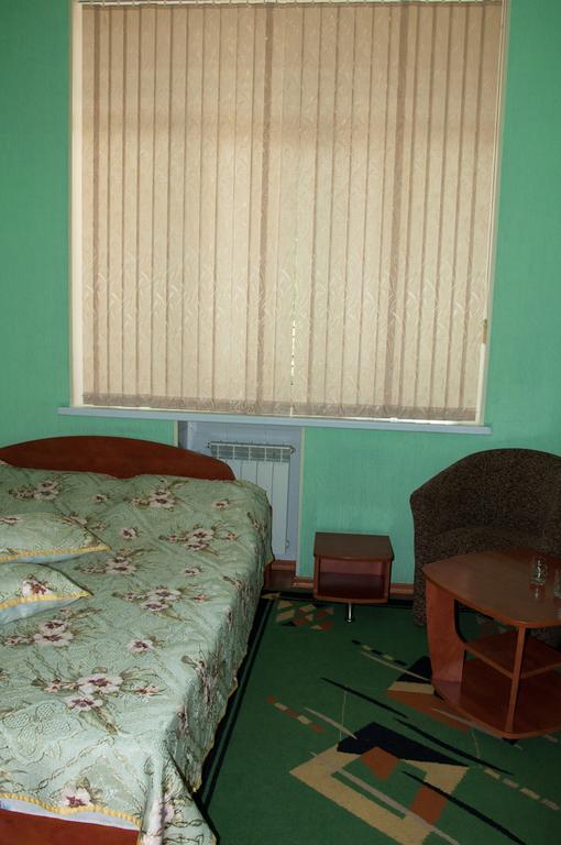 Hotel 7 Zirok Melitopolʼ Værelse billede